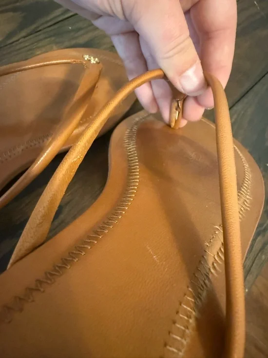 Tory Burch Chelsea Leather Flip Flop - Picture 7 of 9